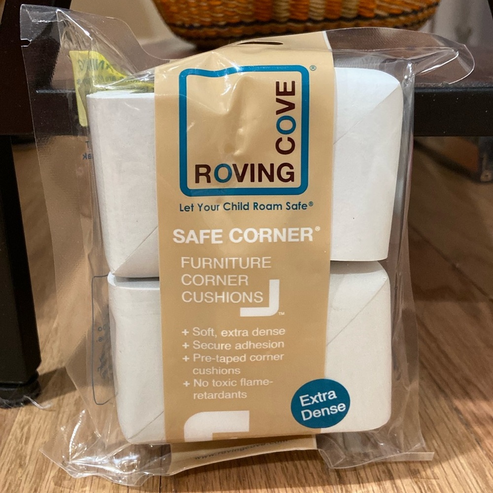 4 White corner guards